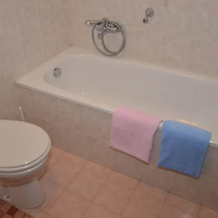 Domus Achille Fosco - Casa Per Ferie * チャンピーノ