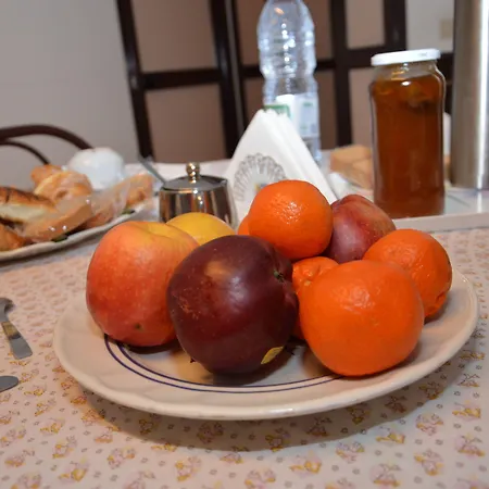 ホテル Domus Achille Fosco - Casa Per Ferie チャンピーノ