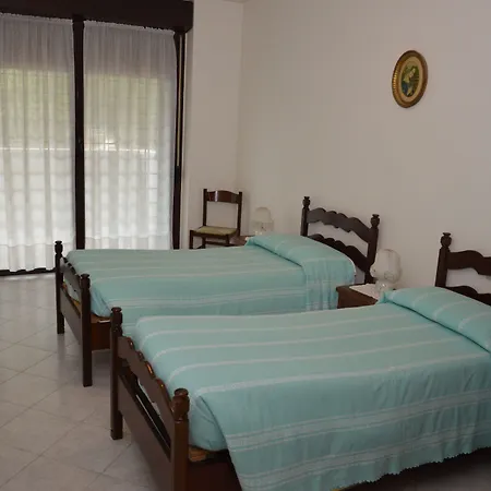 Domus Achille Fosco - Casa Per Ferie * チャンピーノ