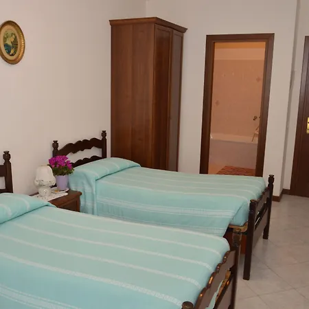 Domus Achille Fosco - Casa Per Ferie チャンピーノ